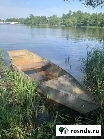 Железна лодка с деревянными вёслами Перемышль - изображение 1