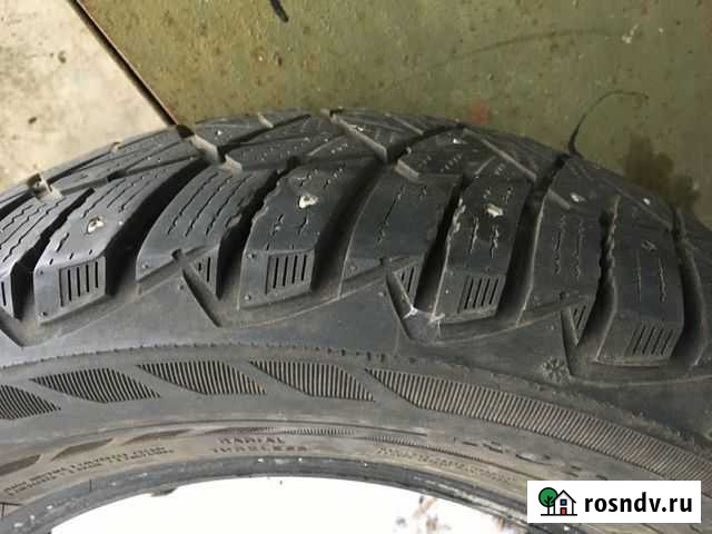 Dunlop 215/65 R16 2шт Локоть - изображение 1