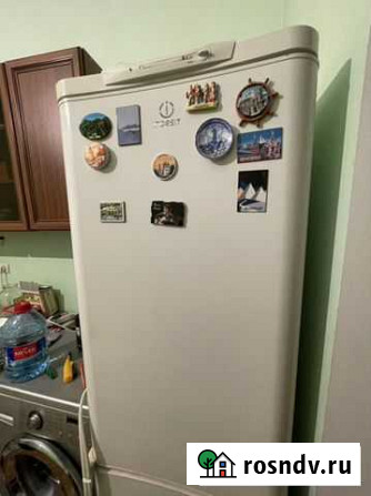 Холодильник indesit двухкамерный Махачкала - изображение 1