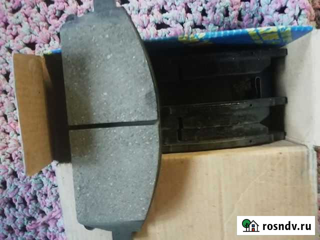 Колодки тормозные передние Ниссан Валдай - изображение 1