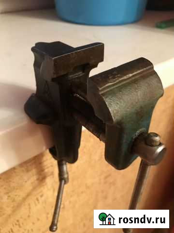 Тиски настольные слесарные СССР Всеволожск - изображение 1