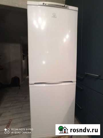Холодильник б/у indesit Смоленск - изображение 1