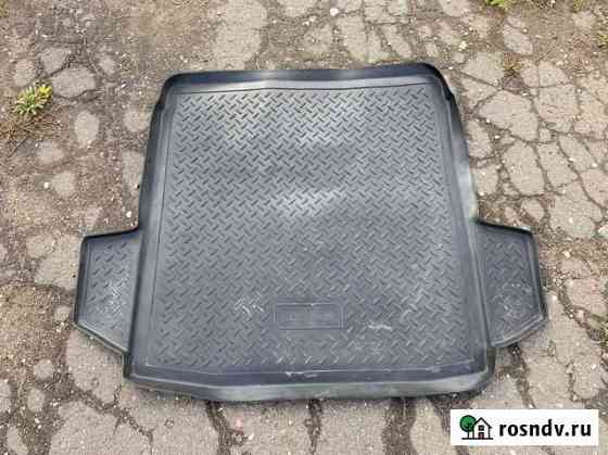 Резиновый коврик в багажник Volkswagen Passat B6 Гусев