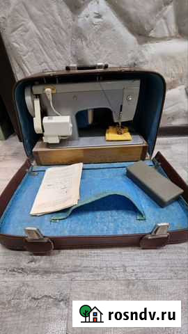 Швейная машинка бытовая 142-33 класса. 1983г Троицк - изображение 1