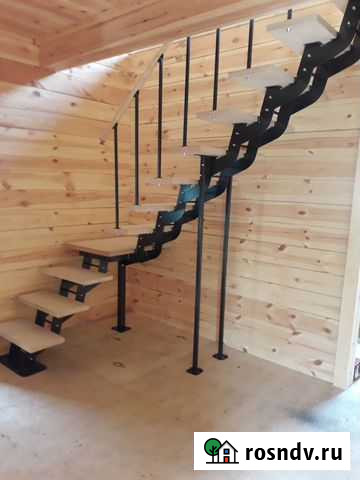 Г-образная модульная лестница на металлокаркасе Усть-Кут - изображение 1