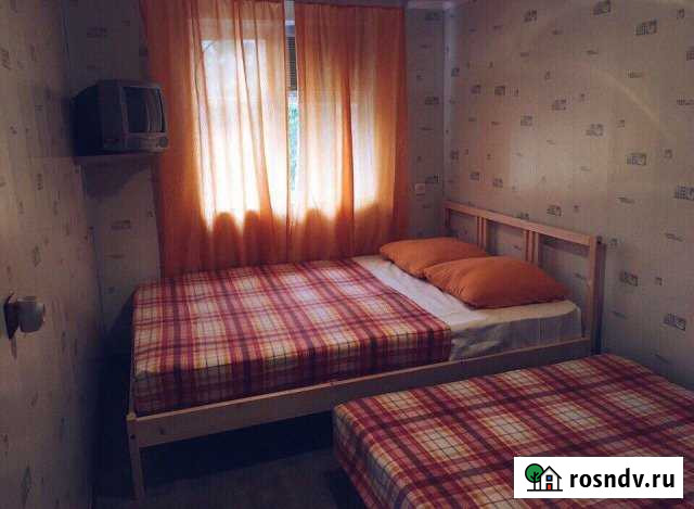 Комната 15 м² в 3-ком. кв., 1/1 эт. в аренду посуточно в Приморско-Ахтарске Приморско-Ахтарск - изображение 1