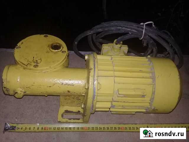 Электродвигатель с понижающим редуктором Саратовская - изображение 1