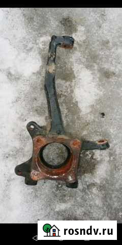 Кулак поворотный передний правый Тойота лк 200 Развилка - изображение 1