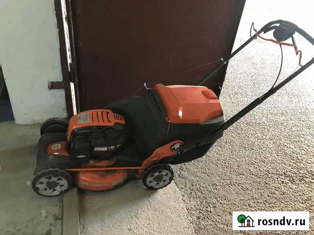 Продам газонокосилка бензиновую husqvarna Кемерово - изображение 1