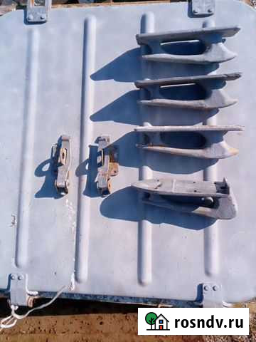 Крышка люка на Прогресс Октябрьский - изображение 1