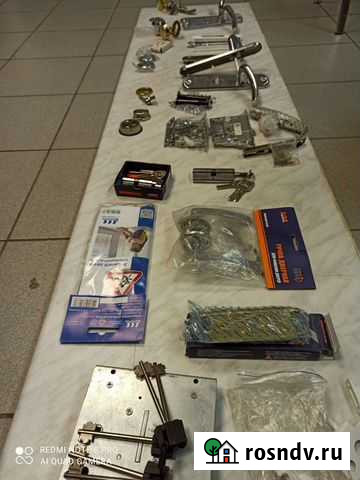 Фурнитура: накладки, ручки, замки Великий Новгород - изображение 1