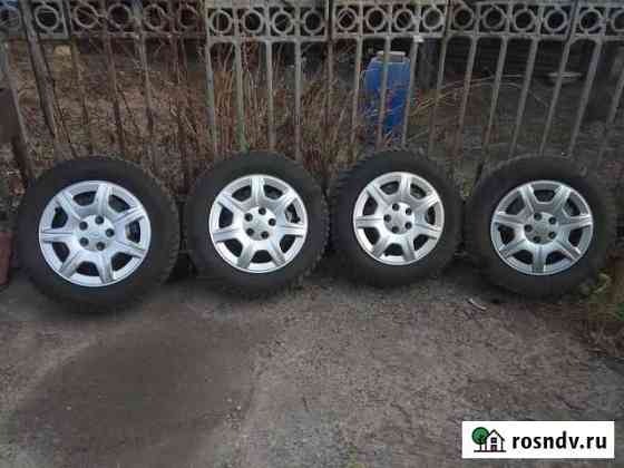 Продам комплект зимней шипованой резины 215/65/R16 Абакан