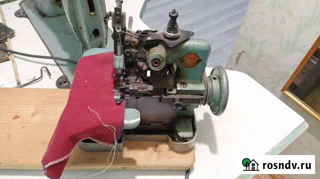 Оверлок электрический со столом Устье - изображение 1