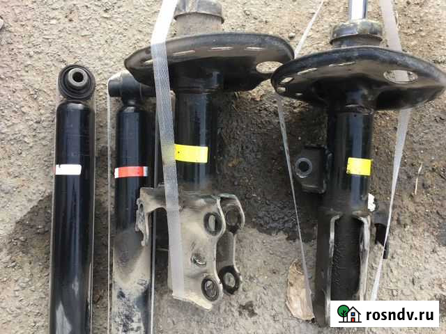 Стойки комплект.toyota corolla. 14г Усолье-Сибирское - изображение 1