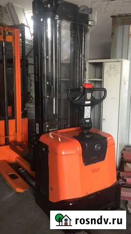 Самоходные электрические штабелеры бу Череповец - изображение 1