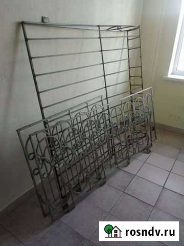 Металлическая решетка на окно б/у Екатеринбург - изображение 1