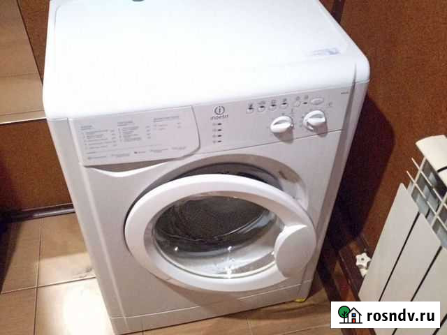 Стиральная машинка Indesit бу на запчасти Энгельс - изображение 1