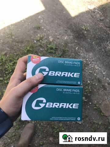 Продам комплект тормозных колодок на Тойота Prius Бикин - изображение 1