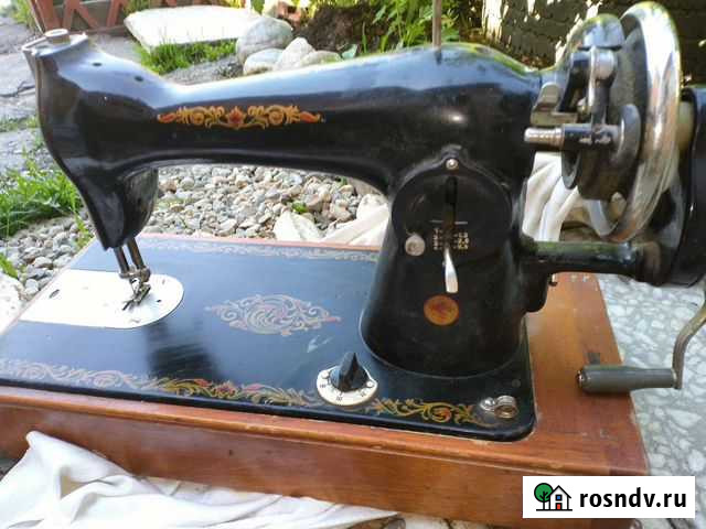 Швейная машинка бу ручная Иркутск - изображение 1