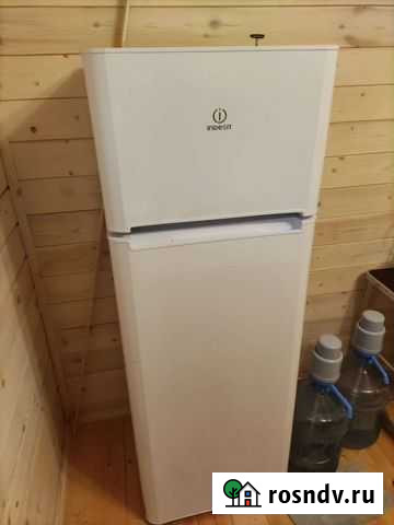 Холодильник indesit tia 160 б/у Глебовский - изображение 1