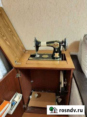 Швейная машина ножная в тумбе Кинель - изображение 1