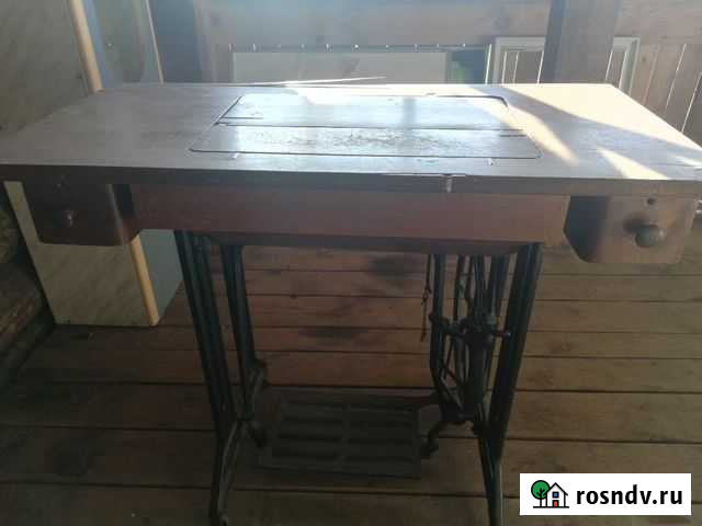 Швейная машина Подольск на станине Лесниково - изображение 1