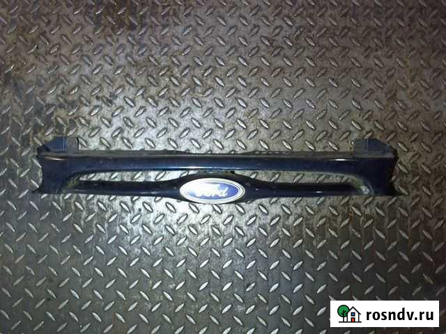 Решетка радиатора Ford Mondeo 93-96 Мончегорск - изображение 1