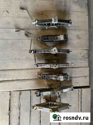 Рабочие Домкраты, б/у Красноярск - изображение 1