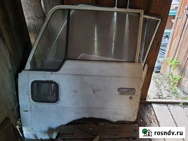 Двери к а/м Nissan Atlas SGH40 Нижнеудинск - изображение 1