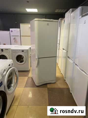 Холодильник Indesit на Гарантии Псков - изображение 1