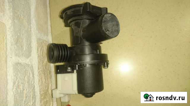 Помпа и ручка от стир.машины Аристон Тула - изображение 1