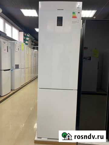 Холодильник Samsung RB37A5200WW/WT белый Махачкала - изображение 1