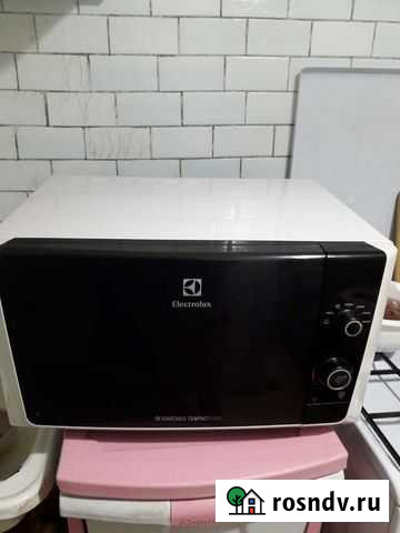 Микроволновая печь electrolux б/у Орск - изображение 1