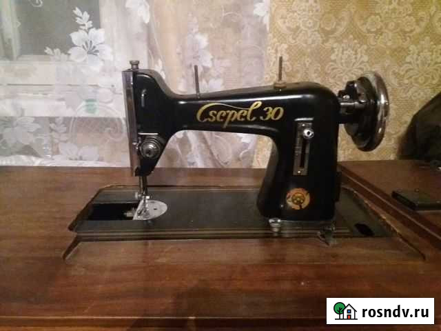 Машинка швейная с ножным приводом csepel 30 Бор - изображение 1