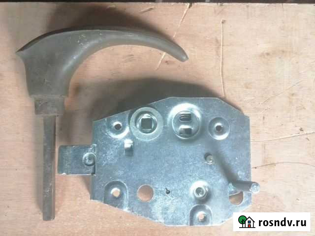 Замок двери правой малая кабина Мтз Северск - изображение 1