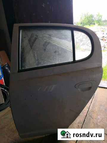 Задняя левая дверь на тойоту Vitz Югорск - изображение 1