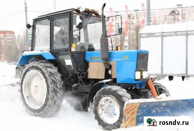 Уборка снега трактор мтз с отвалом и щеткой Гатчина - изображение 1