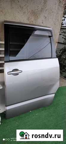 Дверь задняя Noah Voxy Львовское - изображение 1