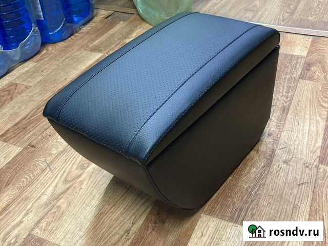 Подлокотник (OCT 1Z A7 13) экокожа черный автосла Нижнекамск - изображение 1