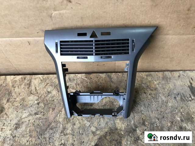 Панель центральной консоли серая opel astra H деф Видное - изображение 1