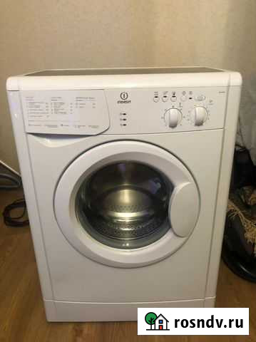 Стиральная машина indesit wisn 82 на 5 кг Троицк - изображение 1