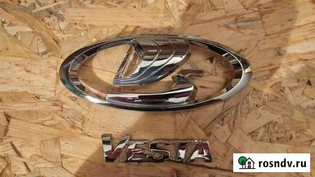 Знак решётки радиатора Vesta Строитель - изображение 1