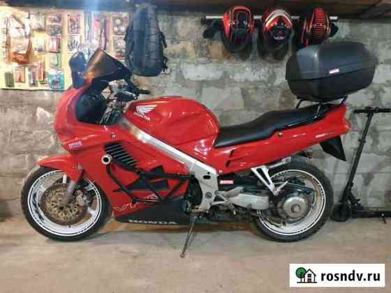Продам Honda VFR 750 F Красноуральск