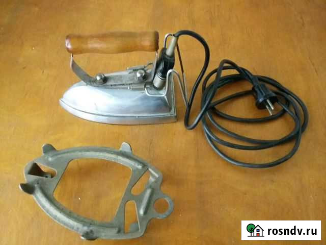 Ретро Утюг СССР 1955г., Подставки к утюгу 2шт Самара - изображение 1