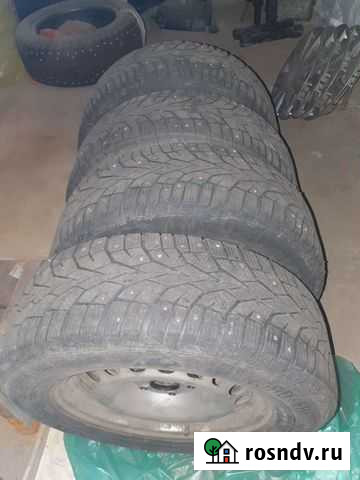 215/65R16 зима шипы на стальных дисках Санкт-Петербург - изображение 1