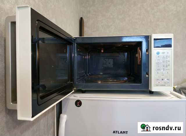 Микроволновая свч печь Samsung CE 1110 R Братск - изображение 1