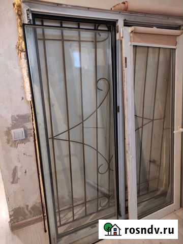 Пластиковое окно и металлическая решетка для окна Барнаул - изображение 1