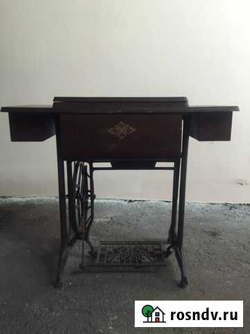 Старинная ножная швейная машинка Юрга - изображение 1