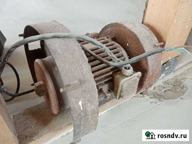 Электродвигатель-наждак на 380 Авдон - изображение 1