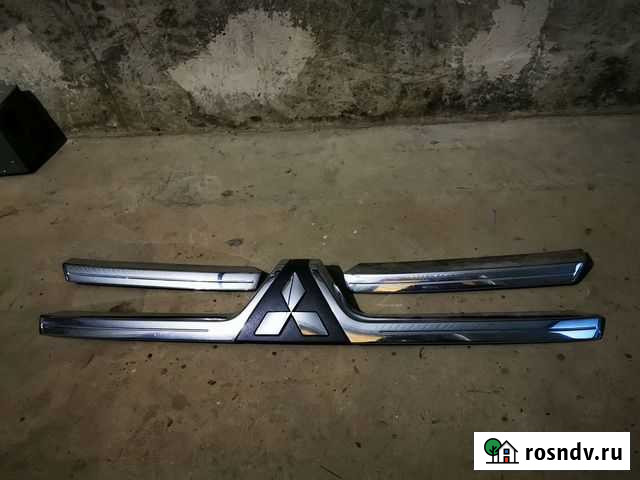 Хромированные вставки на бампер Mitsubishi Pajero Анапа - изображение 1